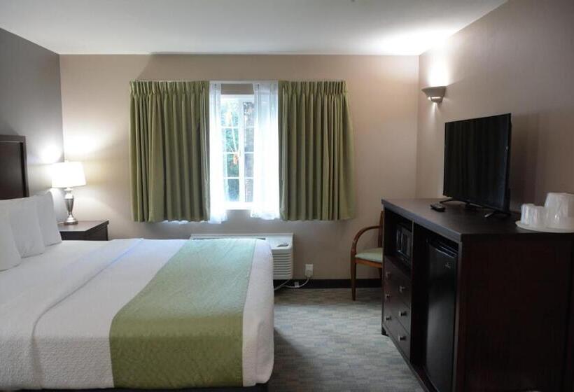 بنسيون Fairbridge Inn & Suites Dupont