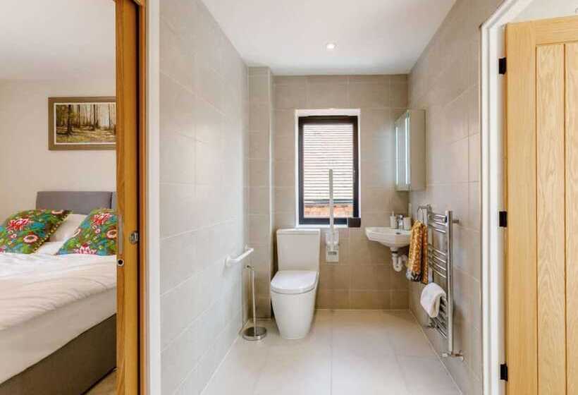 Roe Cottage Disabled Adapted 2 Bed Cottage