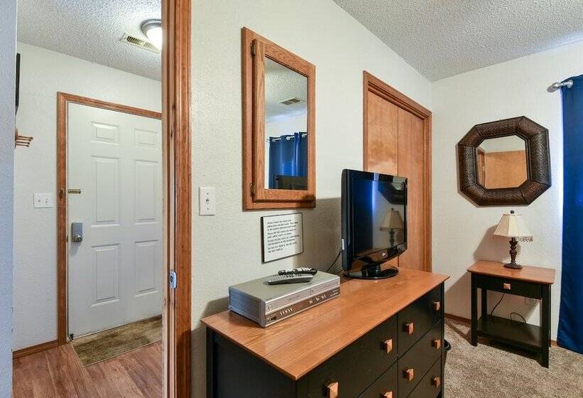 Divine 9 Condo  Fishing Lake & Hiking Trails
