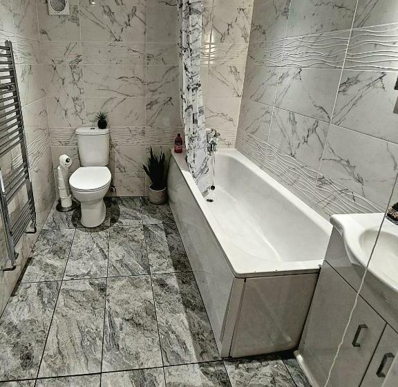 Elegant And Central Two Bedrooms House