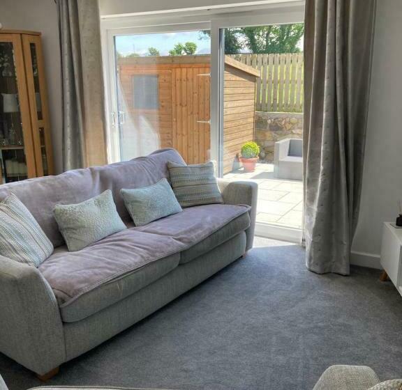 Cozy & Spacious Home In The Heart Of Snowdonia