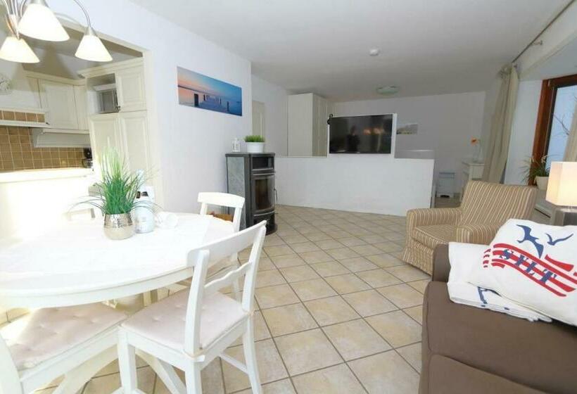 Watthaus 6 Geschmackvolle Erdgeschosswohnung Mit Terrasse Und Strandkorb