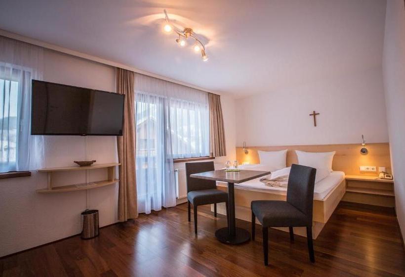 مبيت وإفطار Gästehaus Pension Barbara