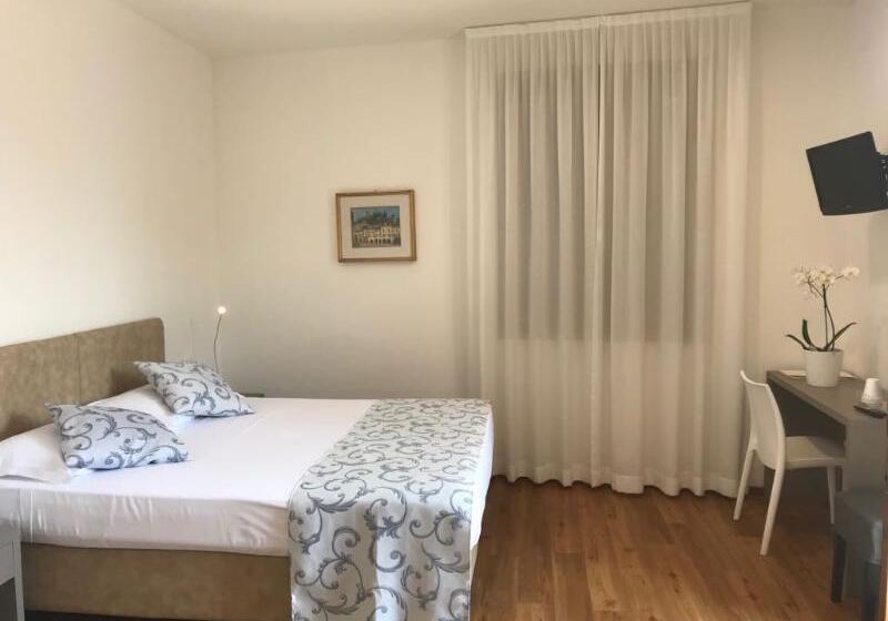 هتل Albergo La Rocca
