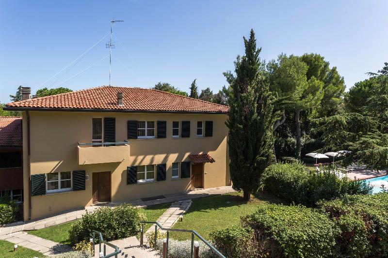 هتل Residenze Al Colle Dei Pini