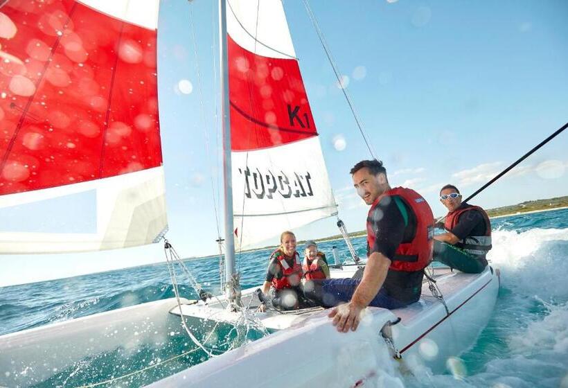 هتل Robinson Apulia  All Inclusive