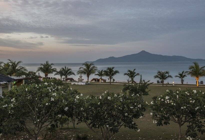 בית מלון כפרי Sari Pacifica Resort & Spa Sibu Island