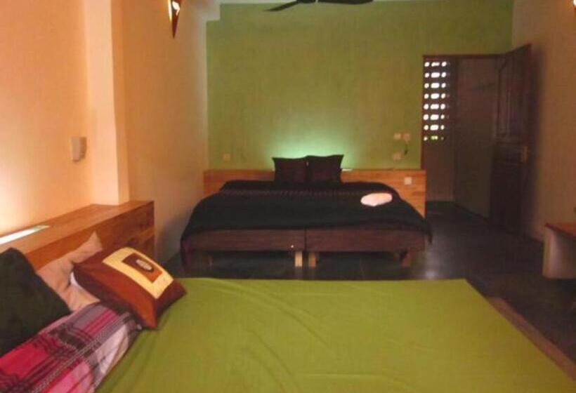 בית מלון כפרי The Local Riverside