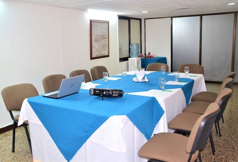 هتل Villavicencio Plaza