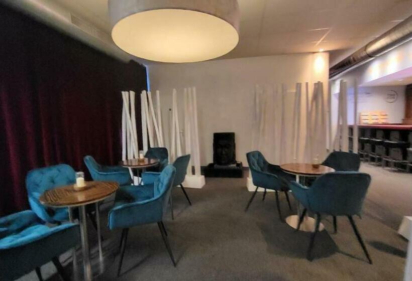 Josef Wolfik Strasse 10 Apartment