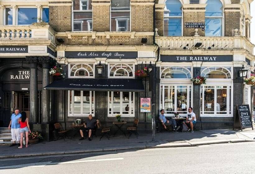 Stunning 3 Bed Duplex Apartment In The Heart Of West Hampstead