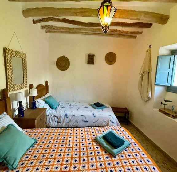 Casa Amigos Sorvilan   La Almendra