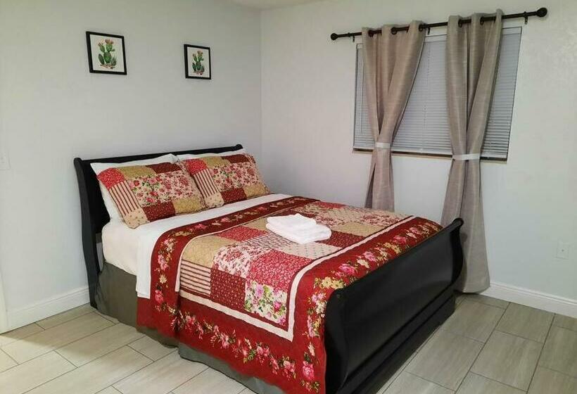 Beautiful Home In Largo/clearwater Florida Close To Beach And Everything