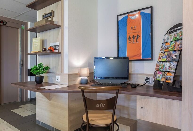 Отель Ace Hôtel Châteauroux Déols