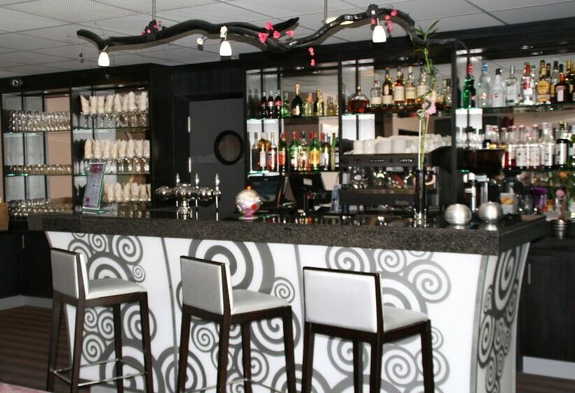 فندق Ax Hôtel Spa & Restaurant