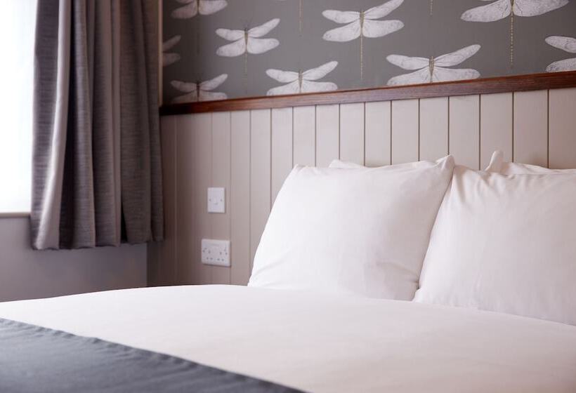 هتل Chase Inn By Greene King Inns