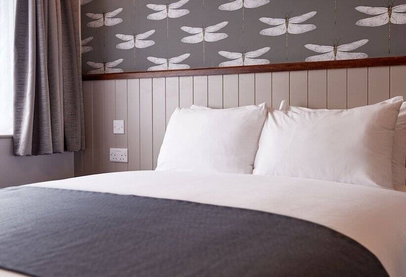 هتل Chase Inn By Greene King Inns