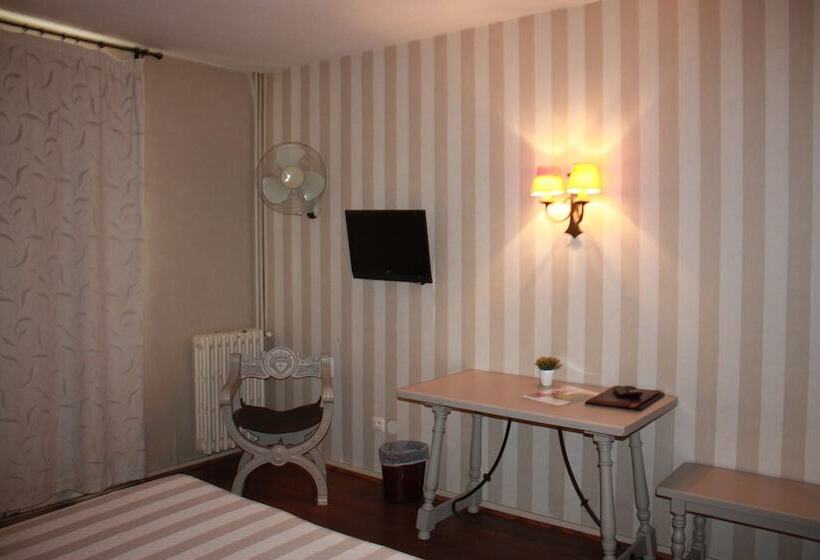 בית מלון כפרי Grand Hôtel De La Reine Amélie