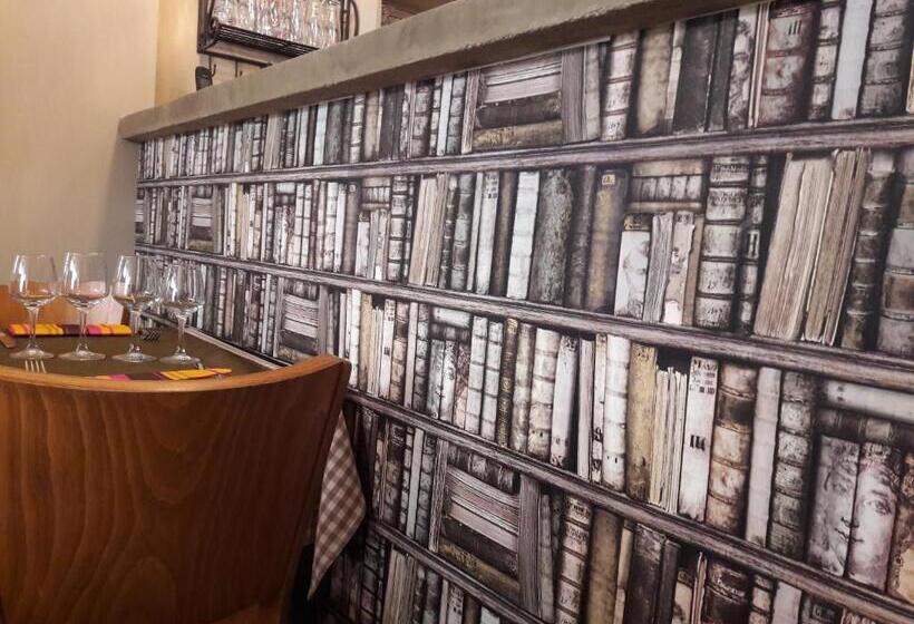 هتل Hôtel Restaurant Chez Carrière