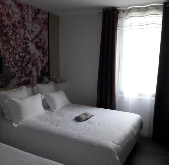 هتل Hôtel Restaurant Chez Carrière