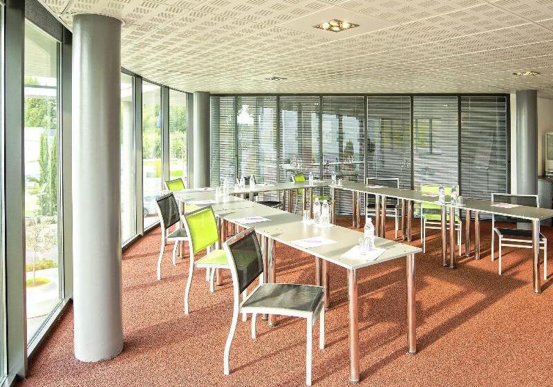 Отель Ibis Styles Pertuis Portes Du Luberon