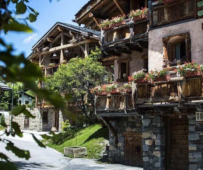 هتل La Bouitte   Hôtel Relais & Châteaux
