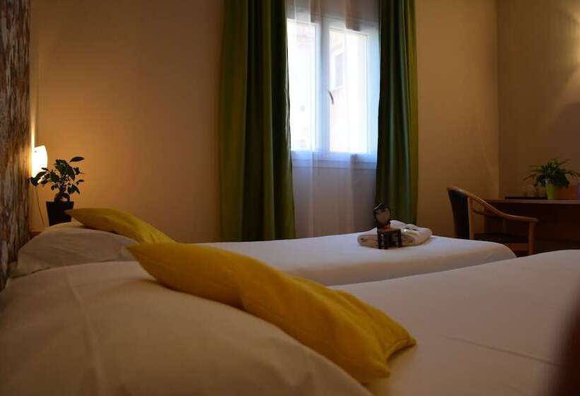 ホテル Le Clos Des Médiévales