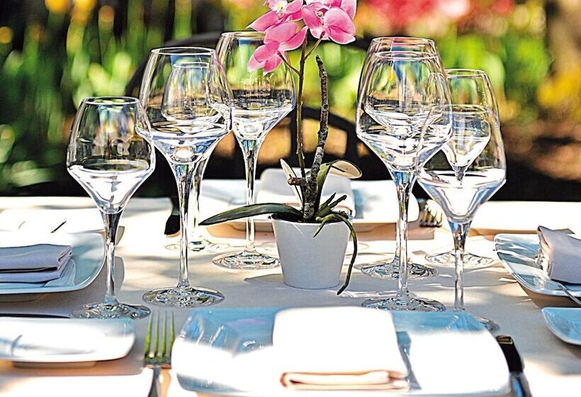 ホテル Logis Hôtel Le Relais Louis Xi