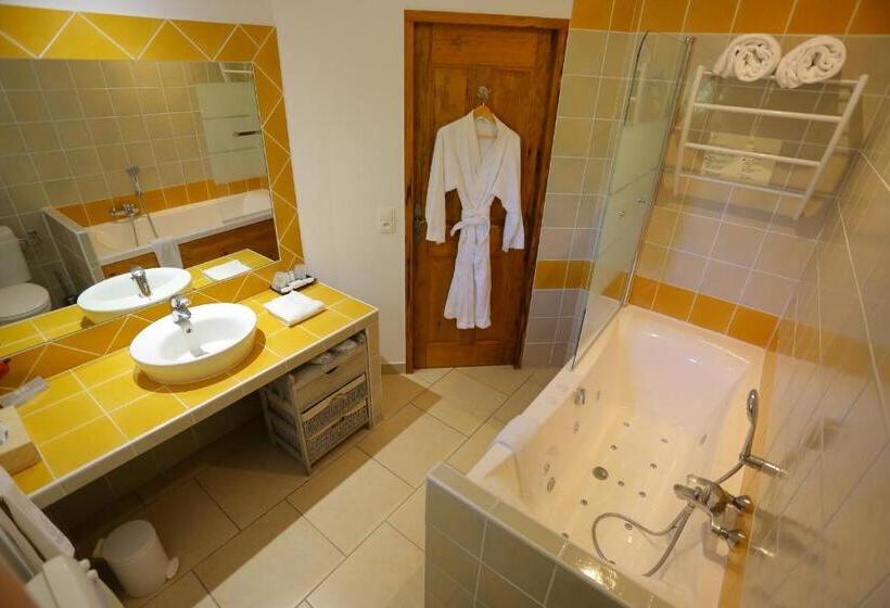 Отель Maison Chenet   Les Chambres Entre Vigne Et Garrigue   Teritoria