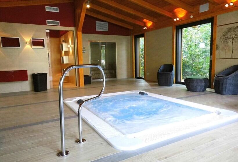 هتل Zum Leineweber