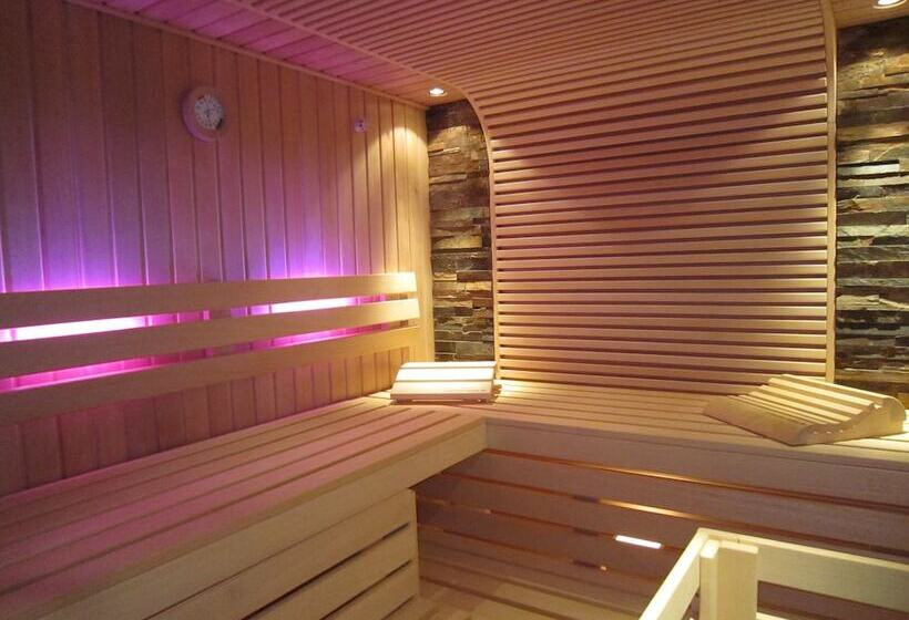 هتل Zum Leineweber