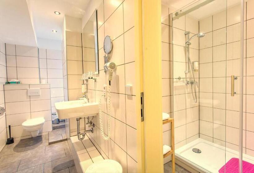 فندق & Restaurant ,,zur Alten Oder In Frankfurt Oder