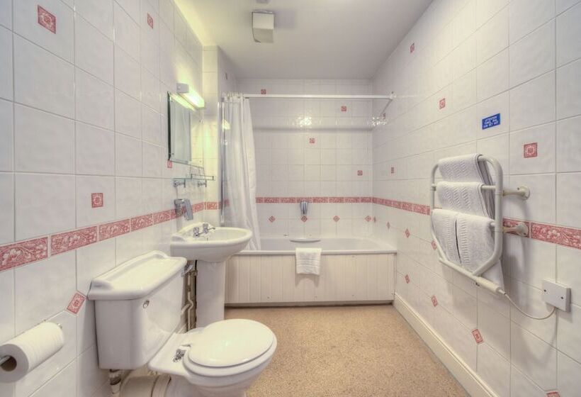 Wheatsheaf Hotel By Chef & Brewer Collection