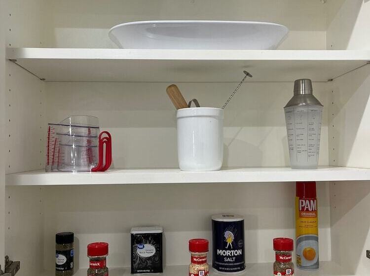 The Cosmopolitan Modern, Cozy, New 3bedroom Home