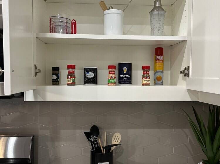 The Cosmopolitan Modern, Cozy, New 3bedroom Home