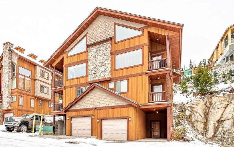 Trapper S Lodge   4 Bd Wgreat View, Private Hot Tub