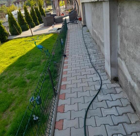 پانسیون Casa Adrian