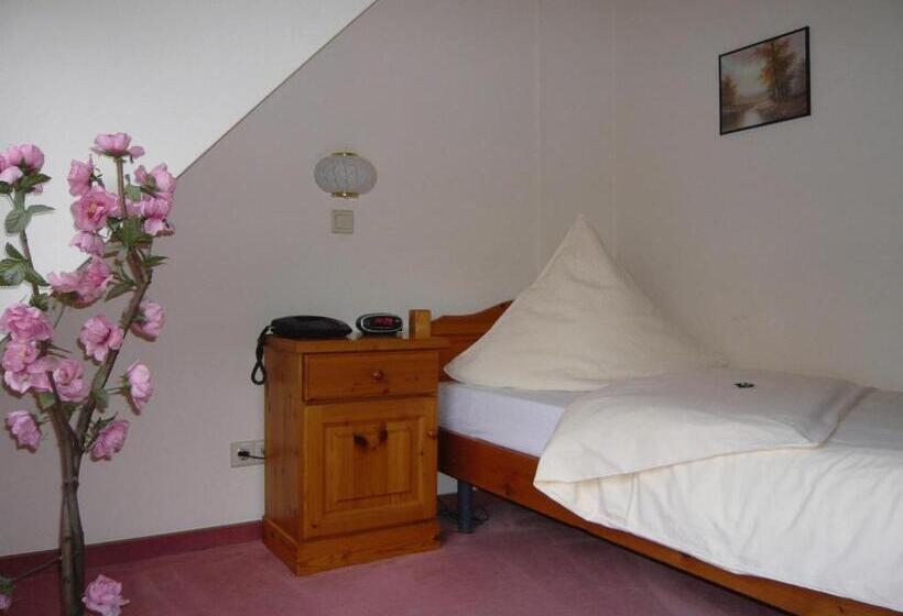 Отель Am Wald B&b