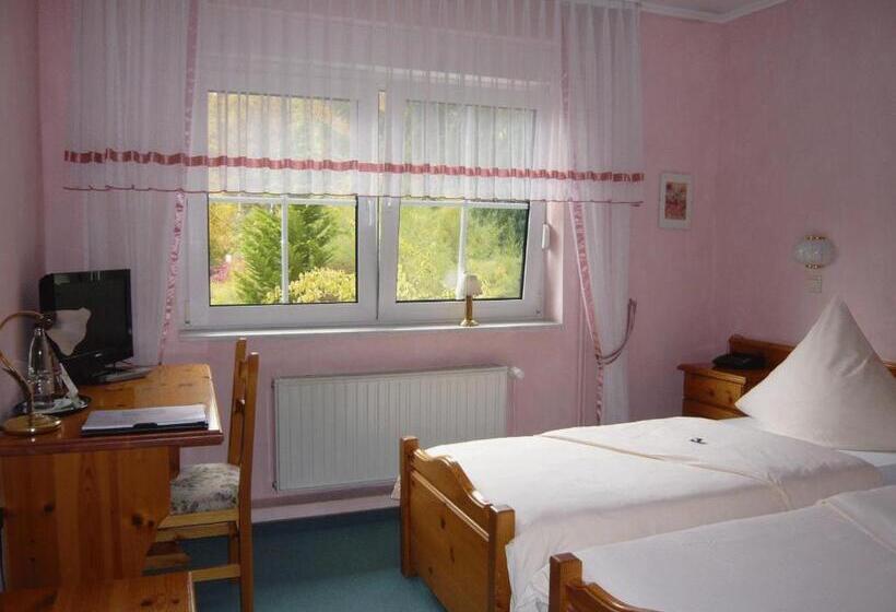 Отель Am Wald B&b