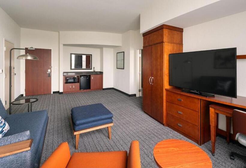ホテル Courtyard By Marriott St. Petersburg Downtown