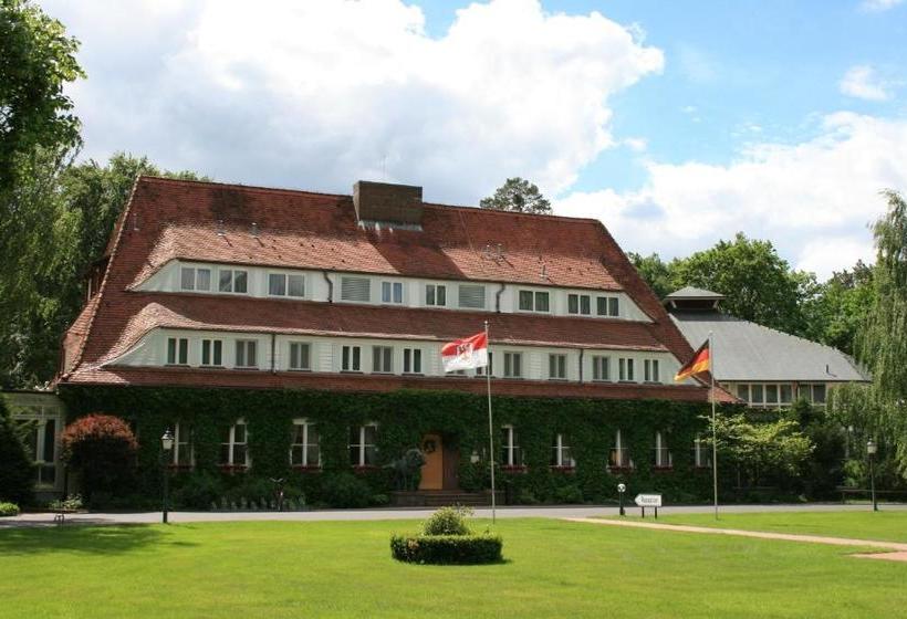 هتل Döllnsee Schorfheide