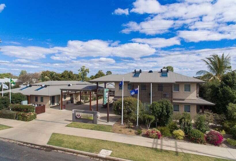 فندق Emerald Inn By Travellers