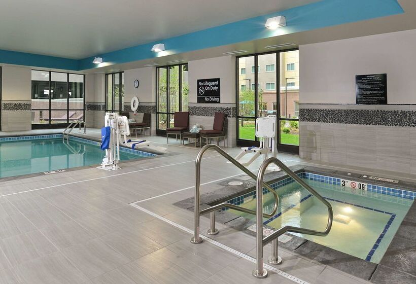 هتل Hampton Inn & Suites Des Moines Downtown