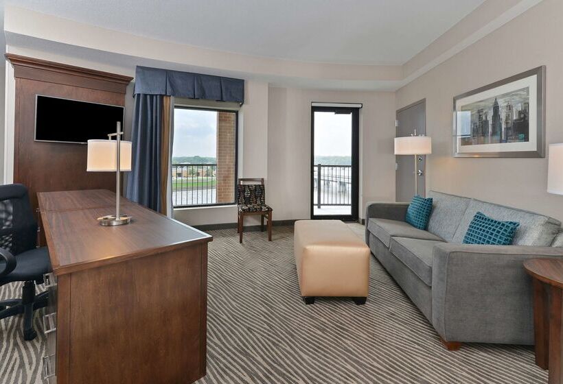 هتل Hampton Inn & Suites Des Moines Downtown