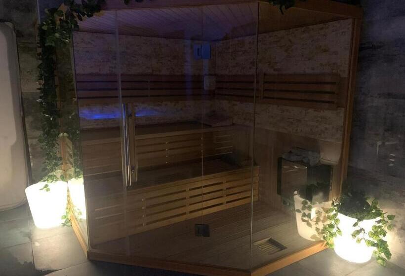 فندق Várfal Wellness Panzió