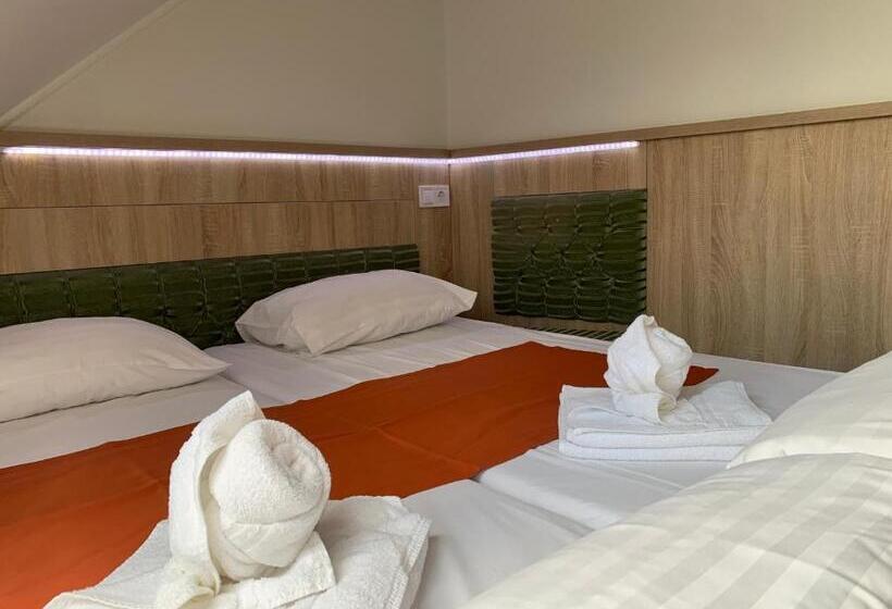 فندق Várfal Wellness Panzió