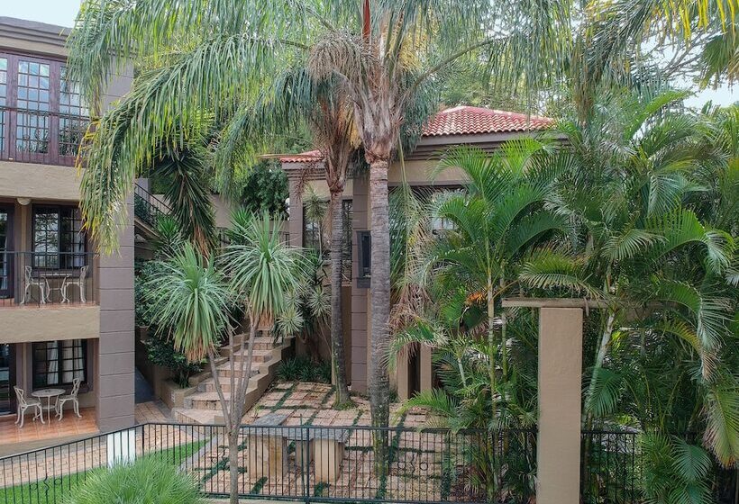 فندق Waterfalls Boutique