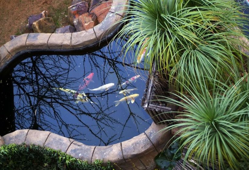 فندق Waterfalls Boutique