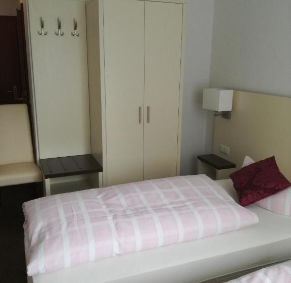 פנסיון Zeesener Gasthof