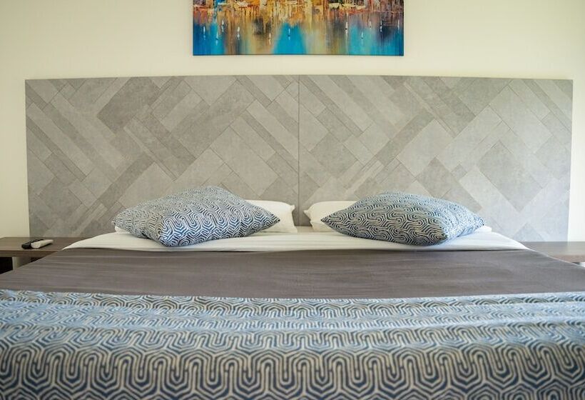 هتل Palo Grande Cf Pereira